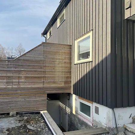 Cozy Basement In Оркангер