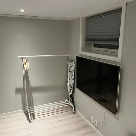 Guest house Cozy Basement In *