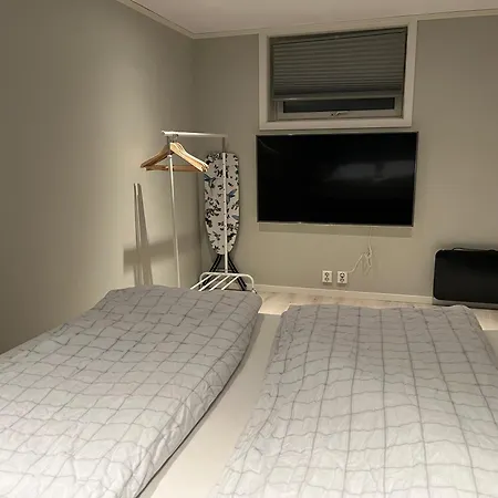 Guest house Cozy Basement In *