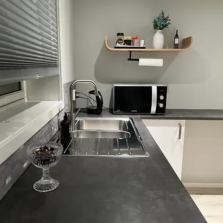 Guest house Cozy Basement In *