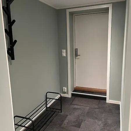 Cozy Basement In Guest house
