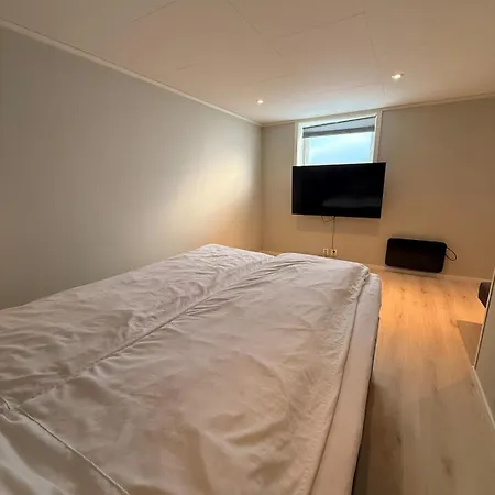 Гостевой дом Cozy Basement In